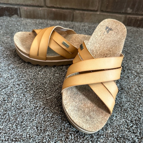 Reef Women's Brown Kaia Cross Cushion Bloom Hi Flip Flop Sandals Size 9 - Picture 1 of 6